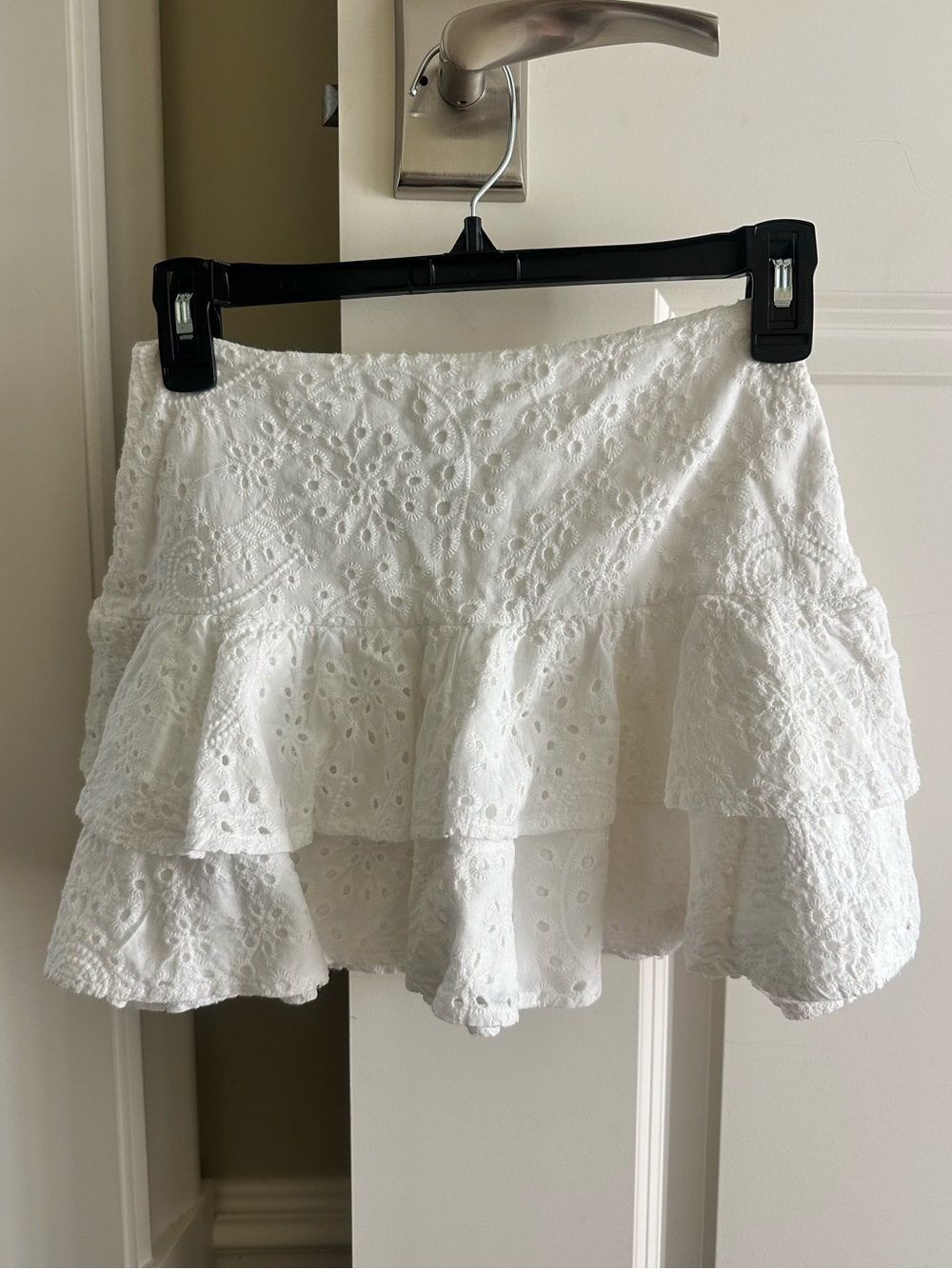 KatieJNYC White Eyelit Ruffle Skirt Junior Size Small